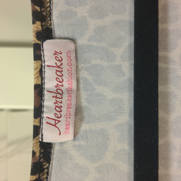 Leopard Print Quarter Sleeve Pinup - Picture 4 of 7